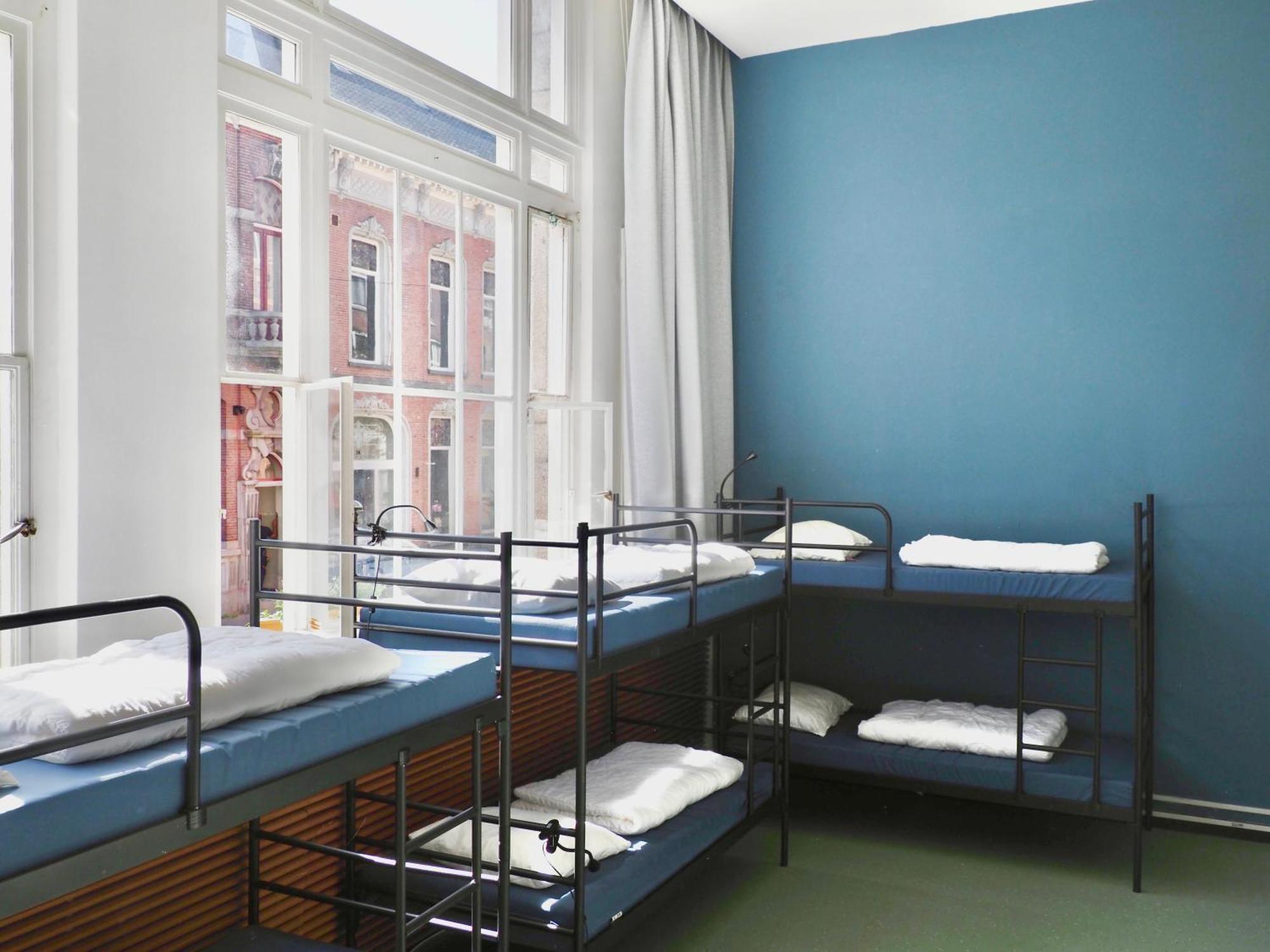 Hostel Roots Tilburg Exterior photo
